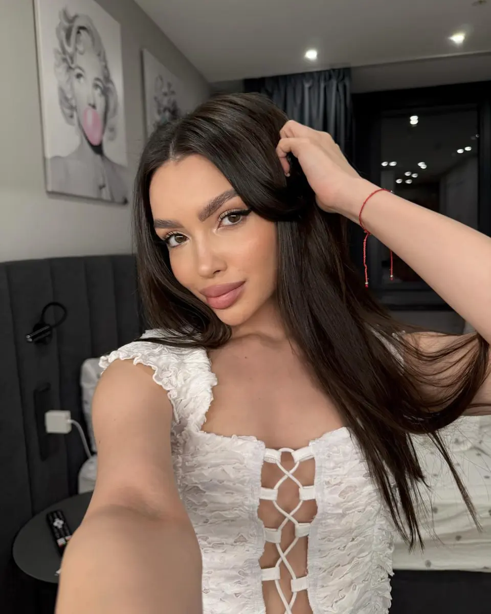Elise escort in Dubai
