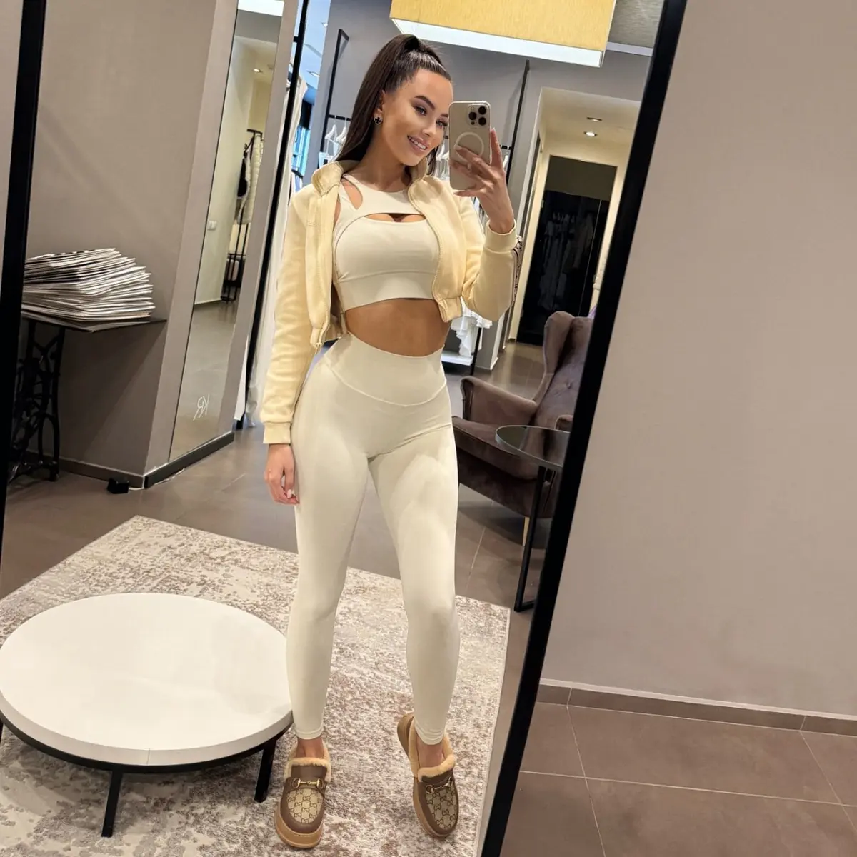Isabella escort in Dubai