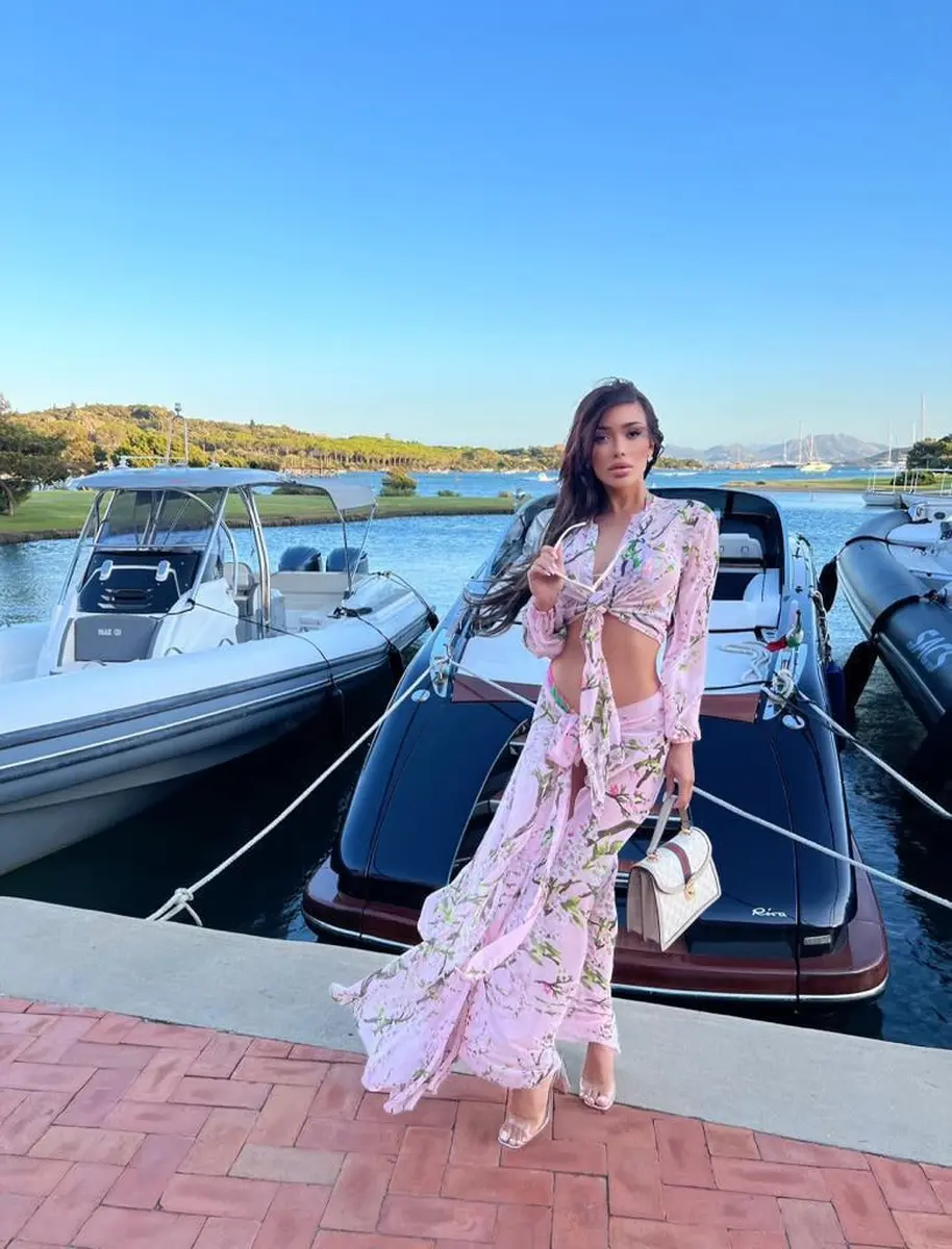 Luz escort in Dubai