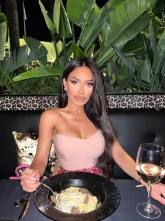 Luz escort in Dubai
