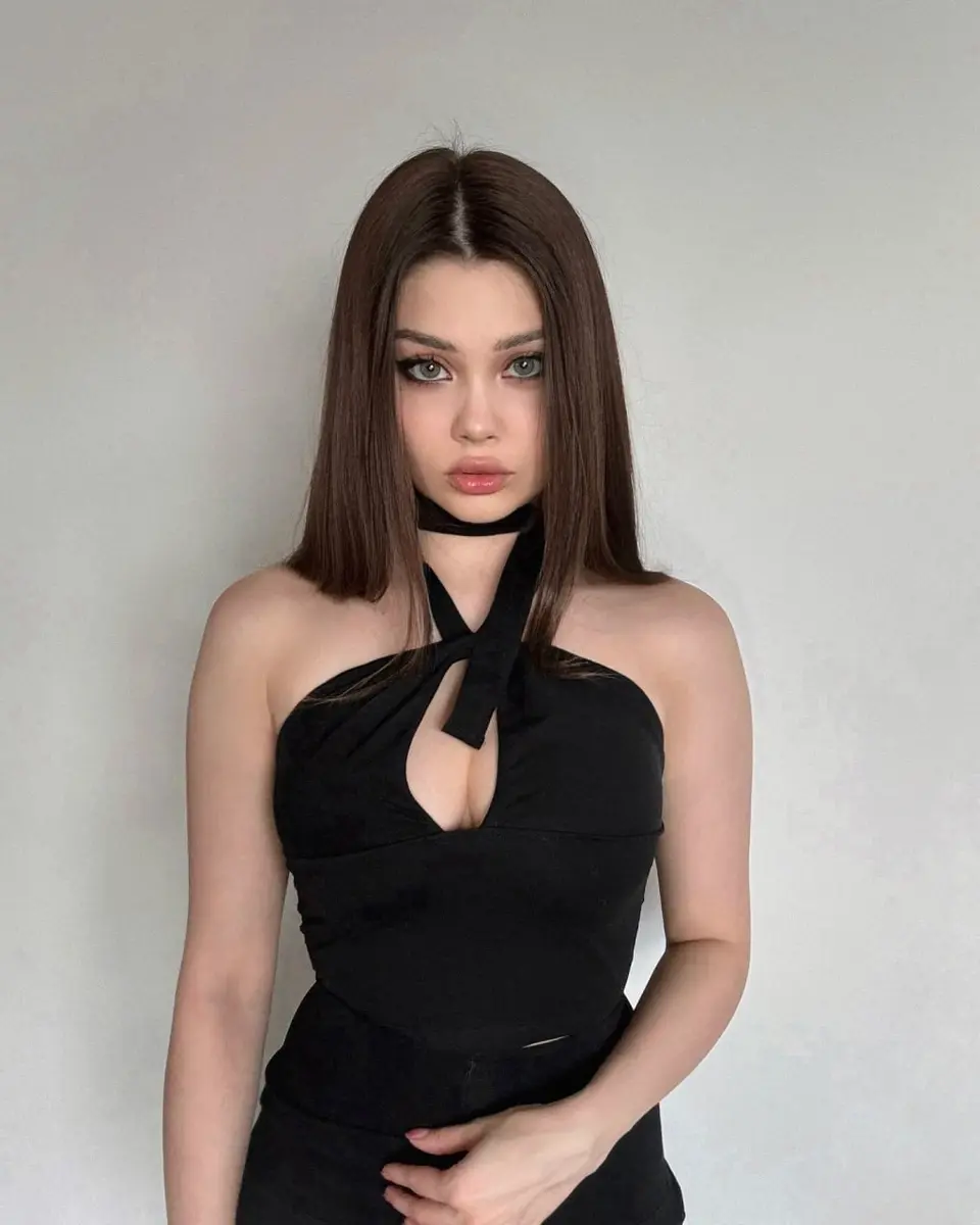 Mia escort in Dubai