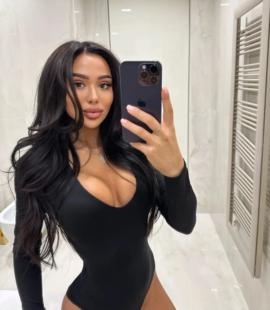 Penelope escort in Dubai