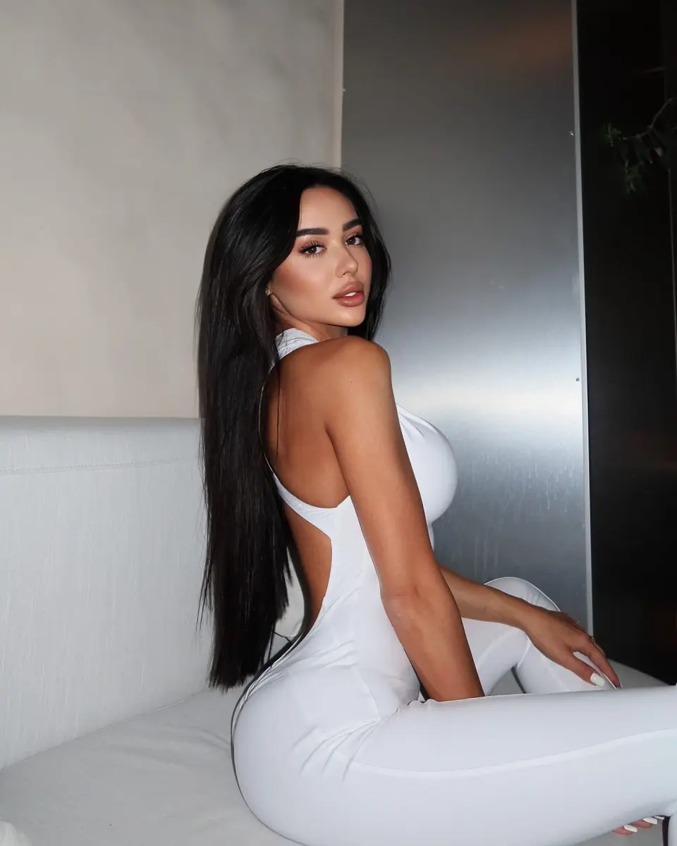 Penelope escort in Dubai